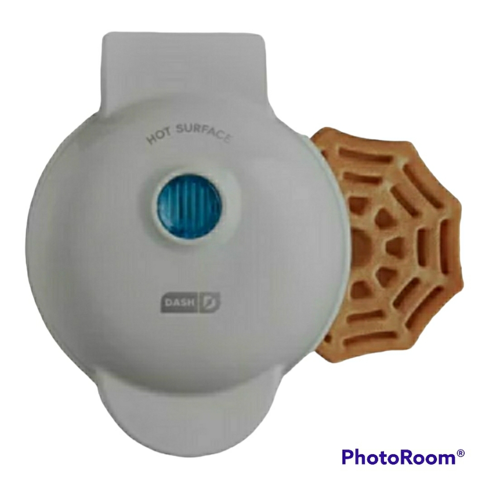 New in Box Dash Mini Spiderweb Waffle Maker